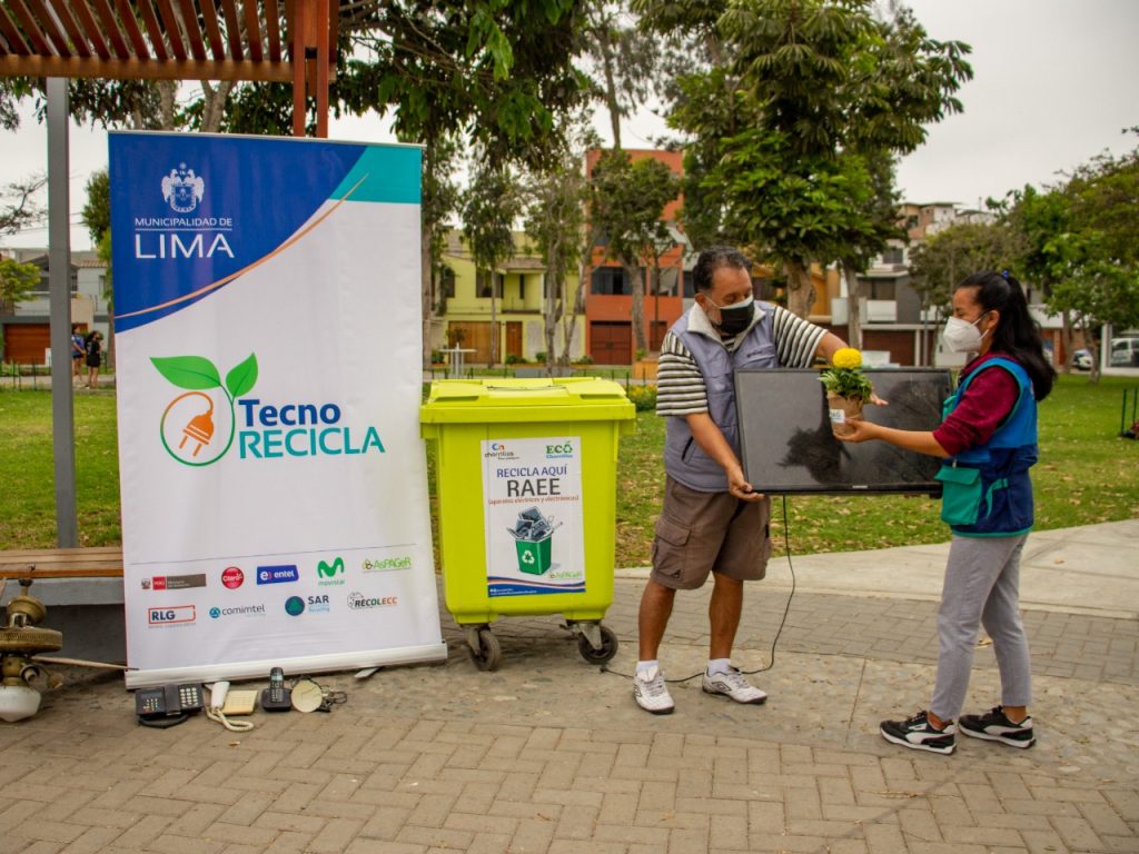 Chorrillos: vecinos participaron en campañas TecnoRecicla Lima y Lima Reúsa de la MML