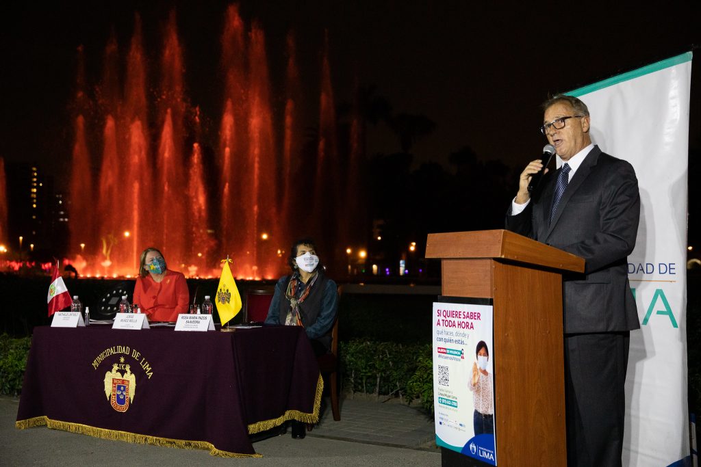 Circuito Mágico del Agua se ilumina para prevenir la violencia contra las mujeres