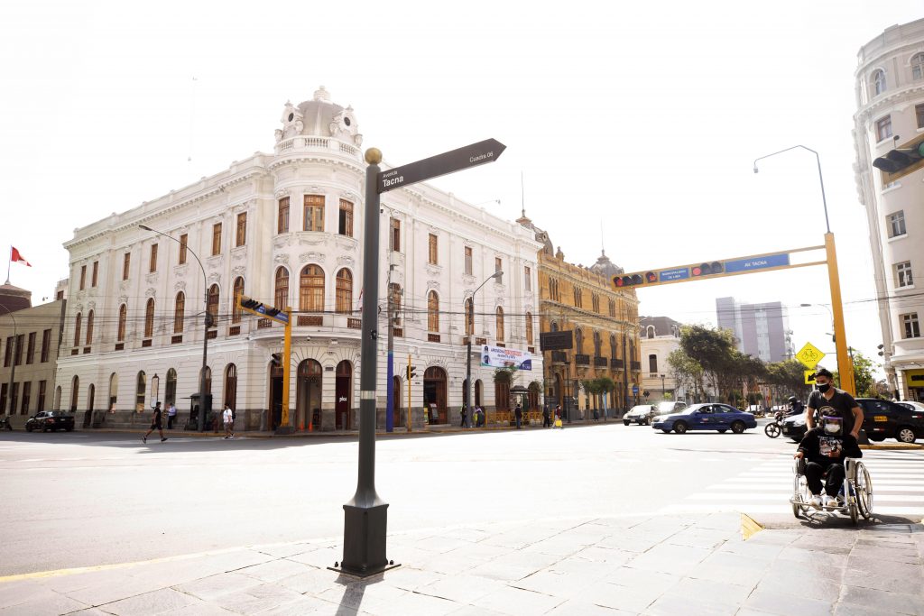 MML instala nueva señalización vial en el Centro Histórico de Lima