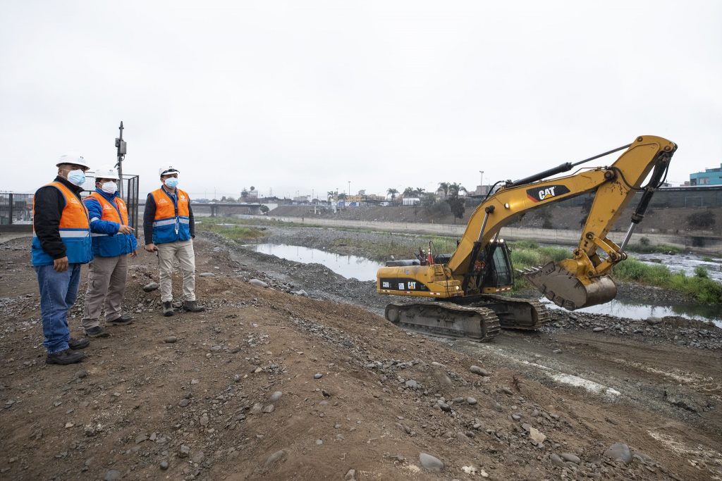 Municipalidad de Lima supervisa trabajos de descolmatación en el río Rímac