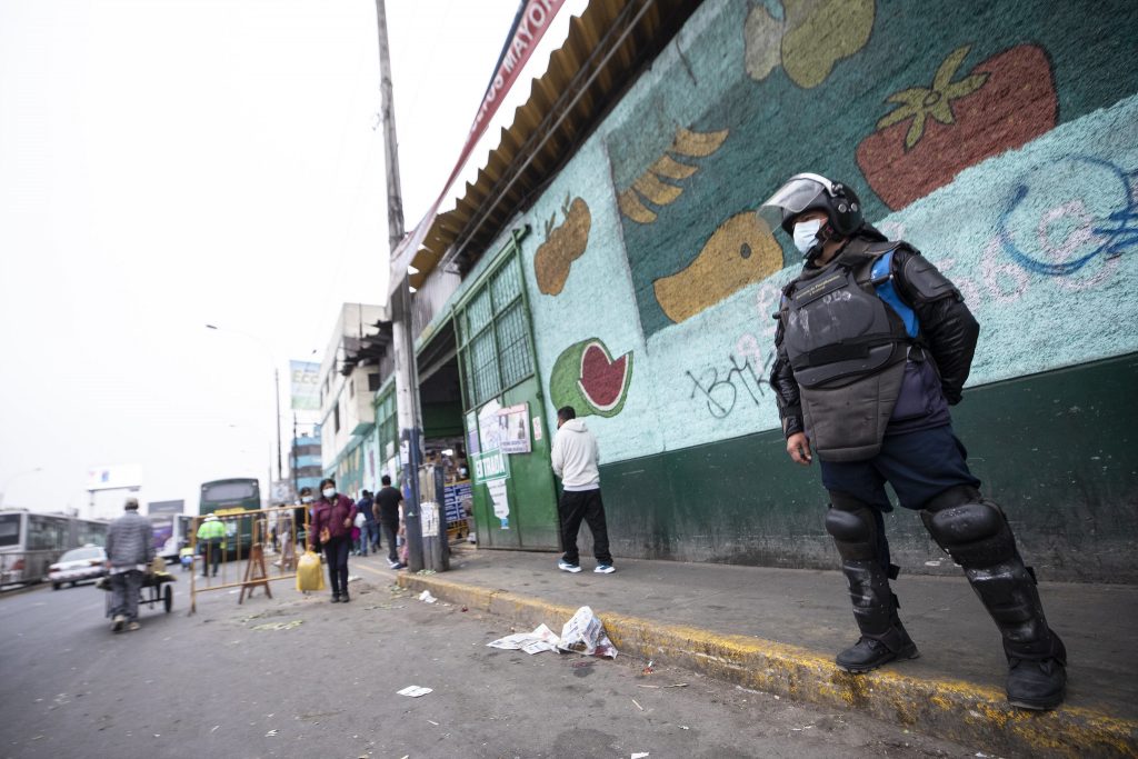 Municipalidad de Lima y Policía Nacional ejecutan operativo de recuperación del espacio público en la Av. Caquetá