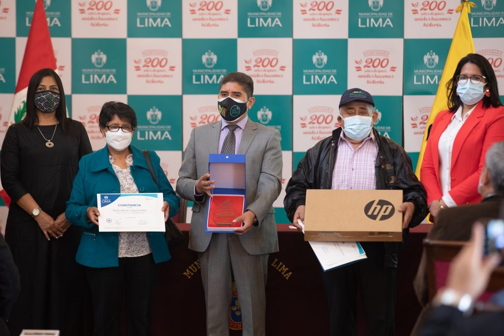 MML premia a los ganadores del concurso Mercados del Bicentenario