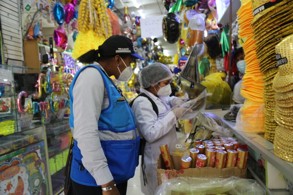 Municipalidad de Lima decomisó productos sin registro sanitario en el Mercado Central