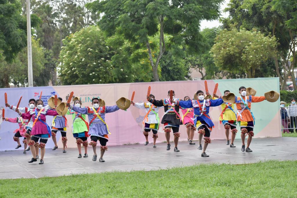 Asociación Urin Qanchis ganó el primer lugar del II Festival Juvenil de Danzas Folclóricas