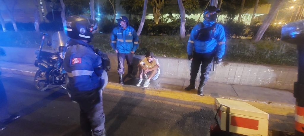 Serenos de Lima frustran robo de bienes del ornato público en el Cercado