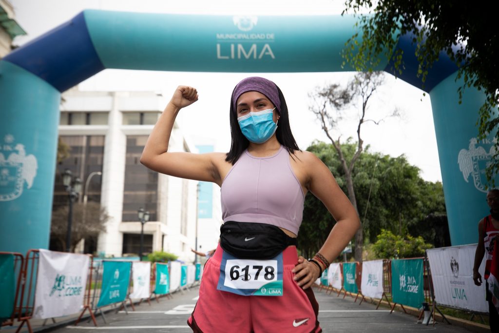 ¡Vivimos una gran jornada deportiva! Más de 1,500 personas participaron en la carrera Lima Corre con Ellas 5k