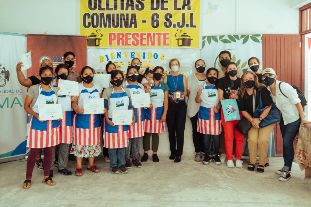 MML, La Revolución y la Embajada de EE.UU. en el Perú apoyan a ollas comunes de San Juan de Lurigancho