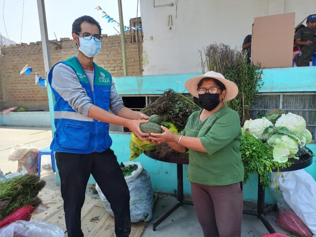 Municipalidad de Lima entregó más de 6 toneladas de alimentos a 14 ollas comunes