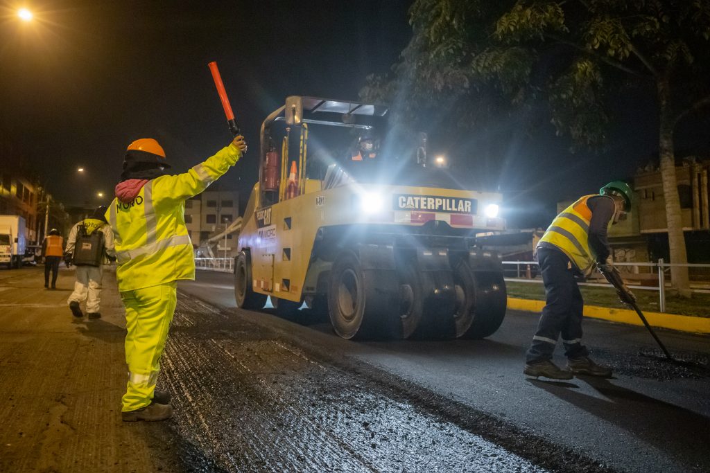 Municipalidad de Lima renueva pistas y señalización horizontal en la Av. Perú