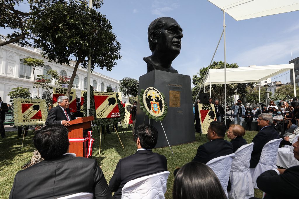 Municipalidad de Lima rindió homenaje a expresidente Fernando Belaunde Terry
