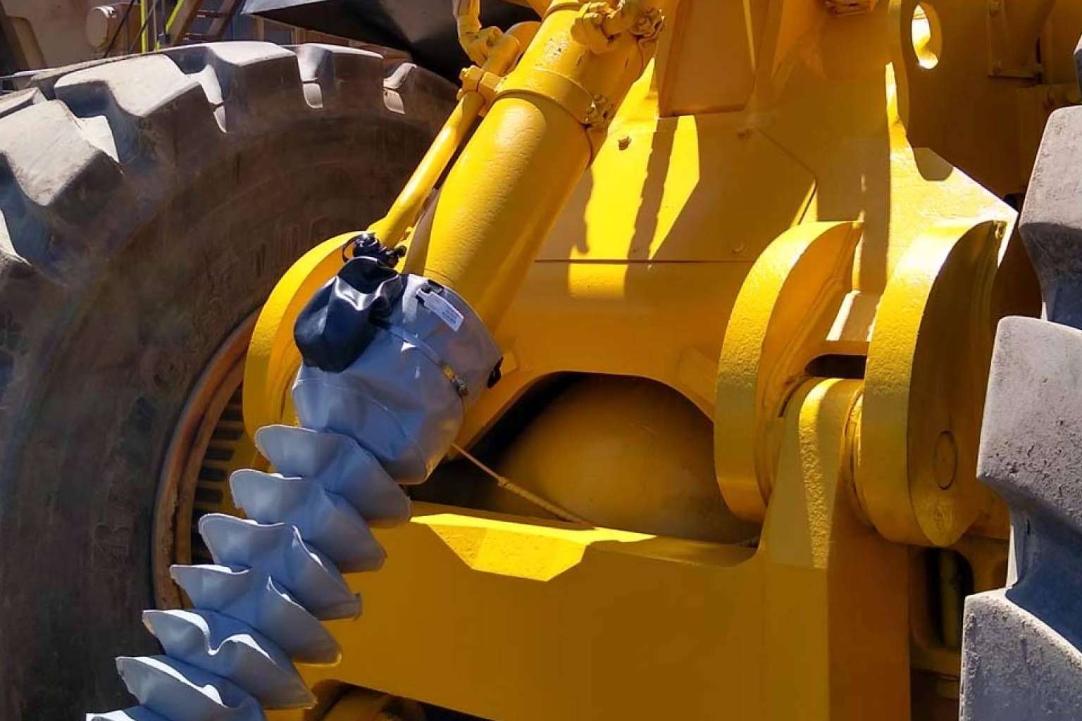 Fuelles ayuda a extender y mantener la vida útil de los cilindros hidráulicos