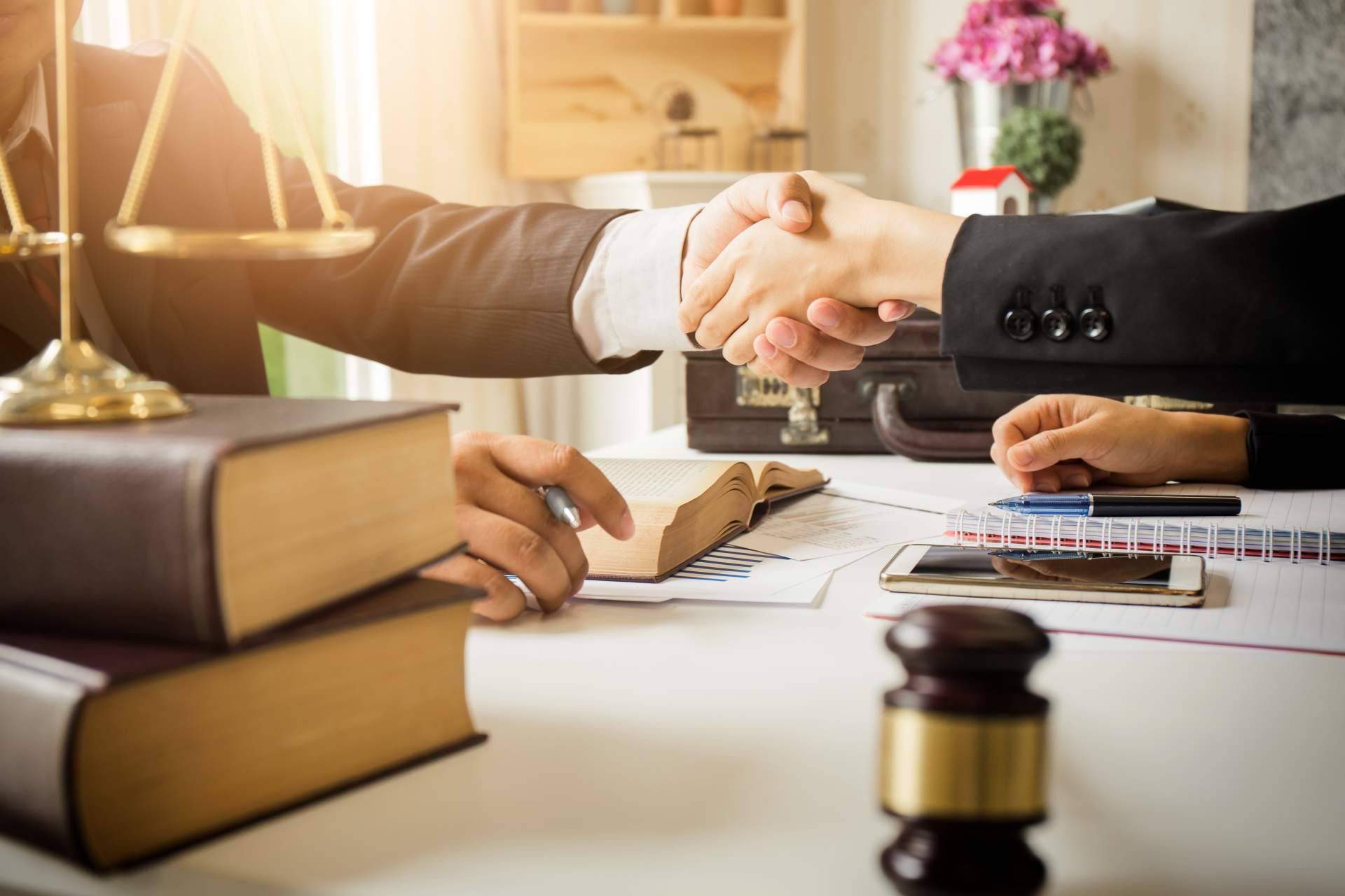 Grupo Legal Gebeloff, abogados especialistas en cobrar deudas