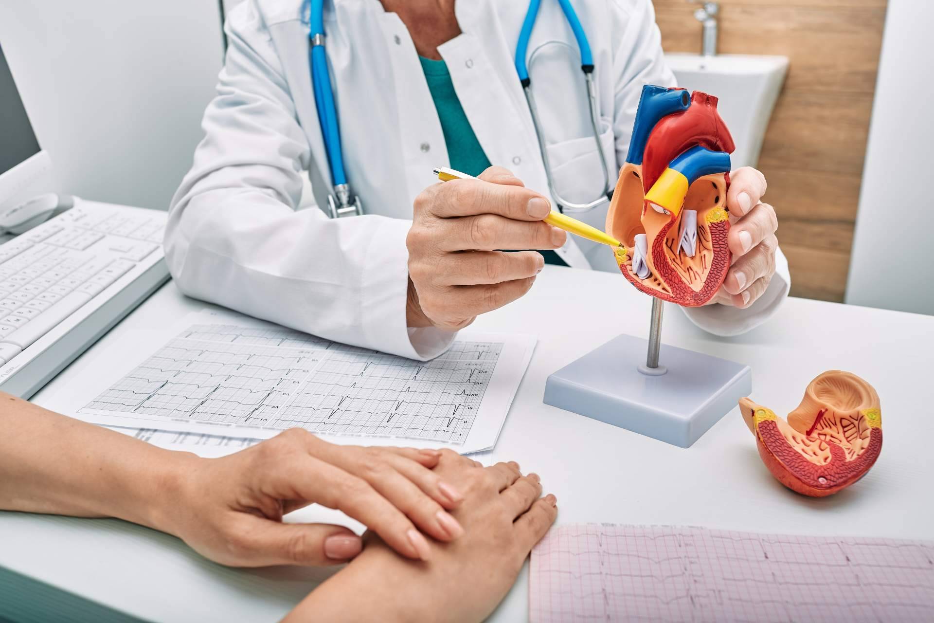 ¿Qué servicios cardiológicos se ofrecen en Clínica Express y por qué son tan importantes?