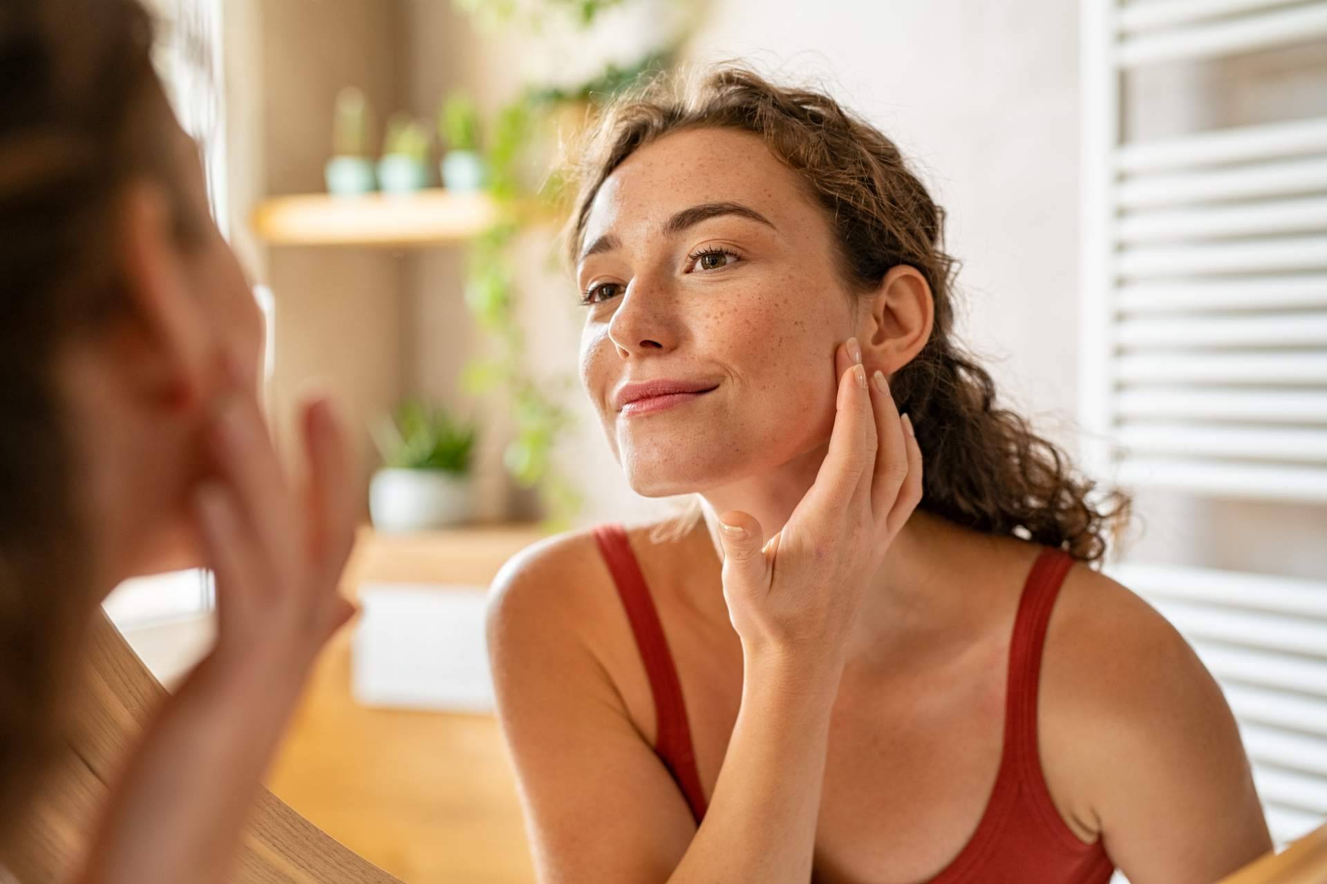 Desde la antigüedad hasta la rutina de belleza; el cobre ha nutrido y mejorado la piel durante muchos años